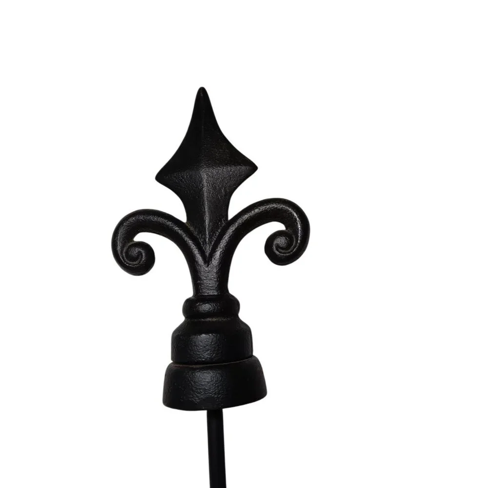 Garden Hose Guides Stakes Fleur de Lys Cast Iron Lot of 2 NOS - Picture 7 of 11